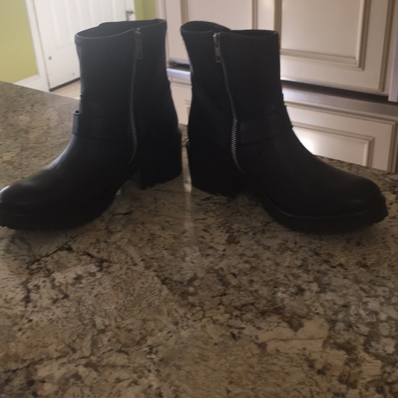 Steve Madden Boots - Picture 5 of 11